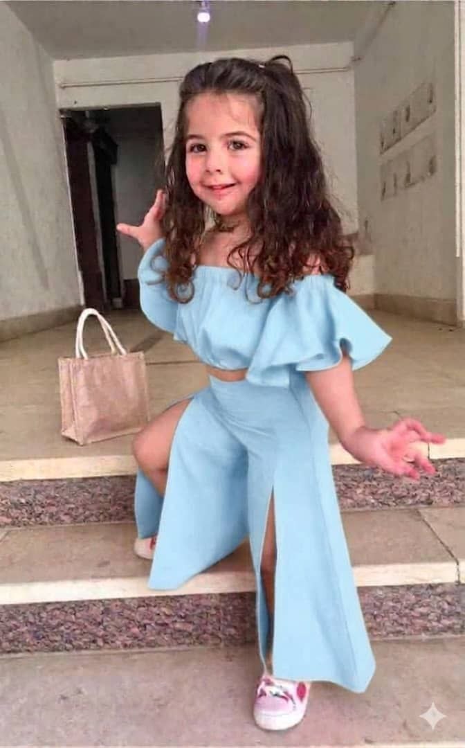 طقم بلوزة وبنطال القماش سوبر باربي - الصورة 6
